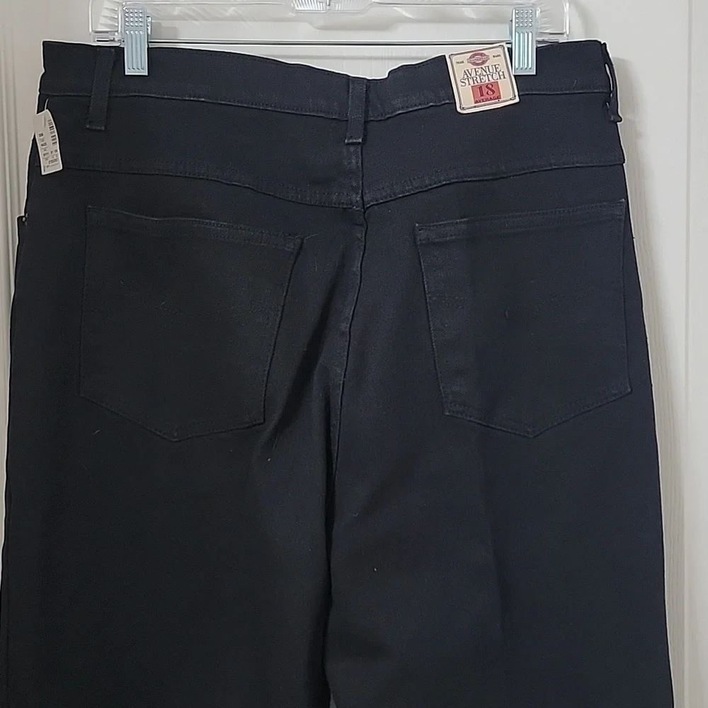 Avenue Blues. Black Jeans, Size 18 Average.  Stretch.  NEW with Tag - Picture 14 of 14
